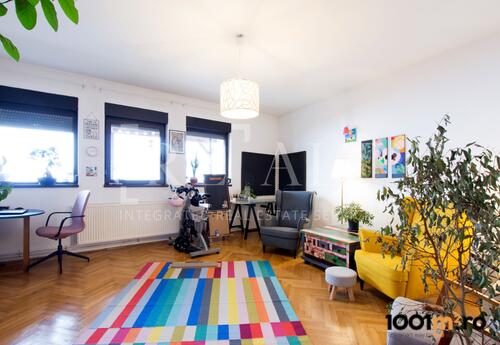 Proprietăți rezidențiale de închiriat în Vanzare apartament 3 camere | Semineu lemne, Centrala proprie, Renovat | Foisor