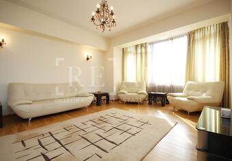 5 room apartment for rent Arch of Triumph
