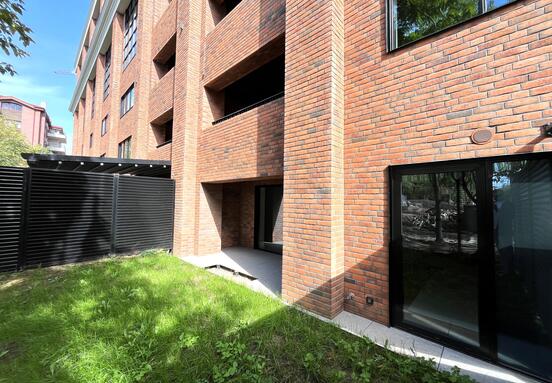 THE BRICK || 3 CAMERE || GRADINA 80 MP || BARBU VACARESCU